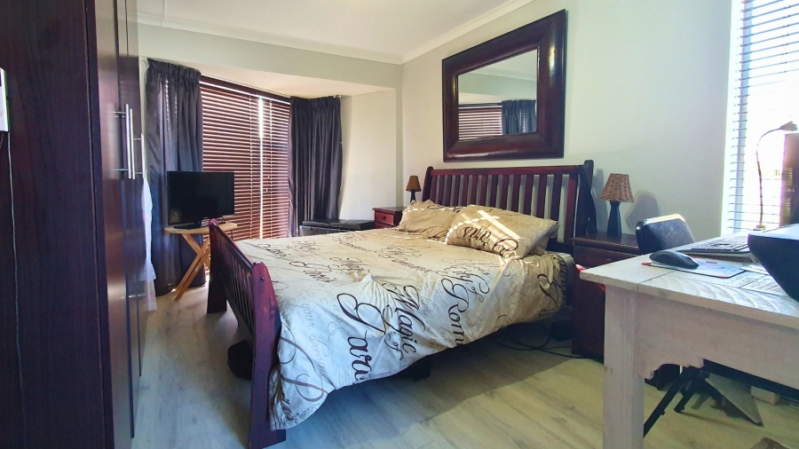 2 Bedroom Property for Sale in Heiderand Western Cape